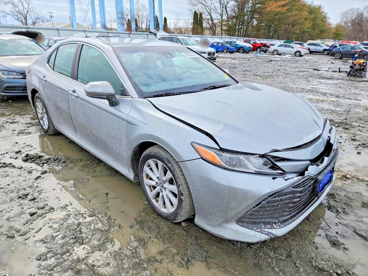 2018 Toyota Camry Le - zdjęcie 4