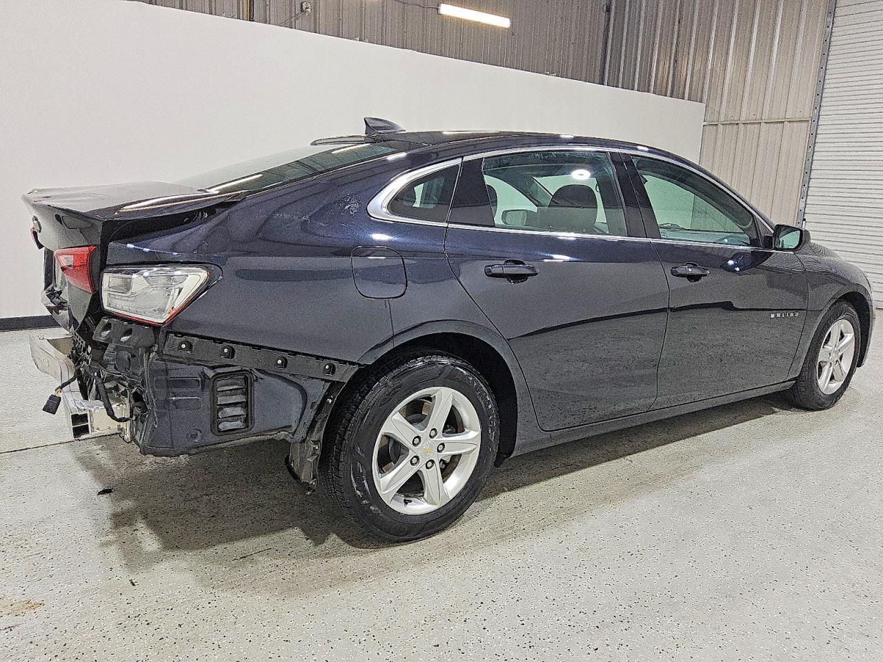 2023 Chevrolet Malibu Ls - zdjęcie 3
