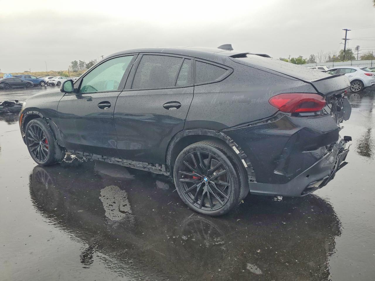 2023 BMW X6 xDrive40I - zdjęcie 2