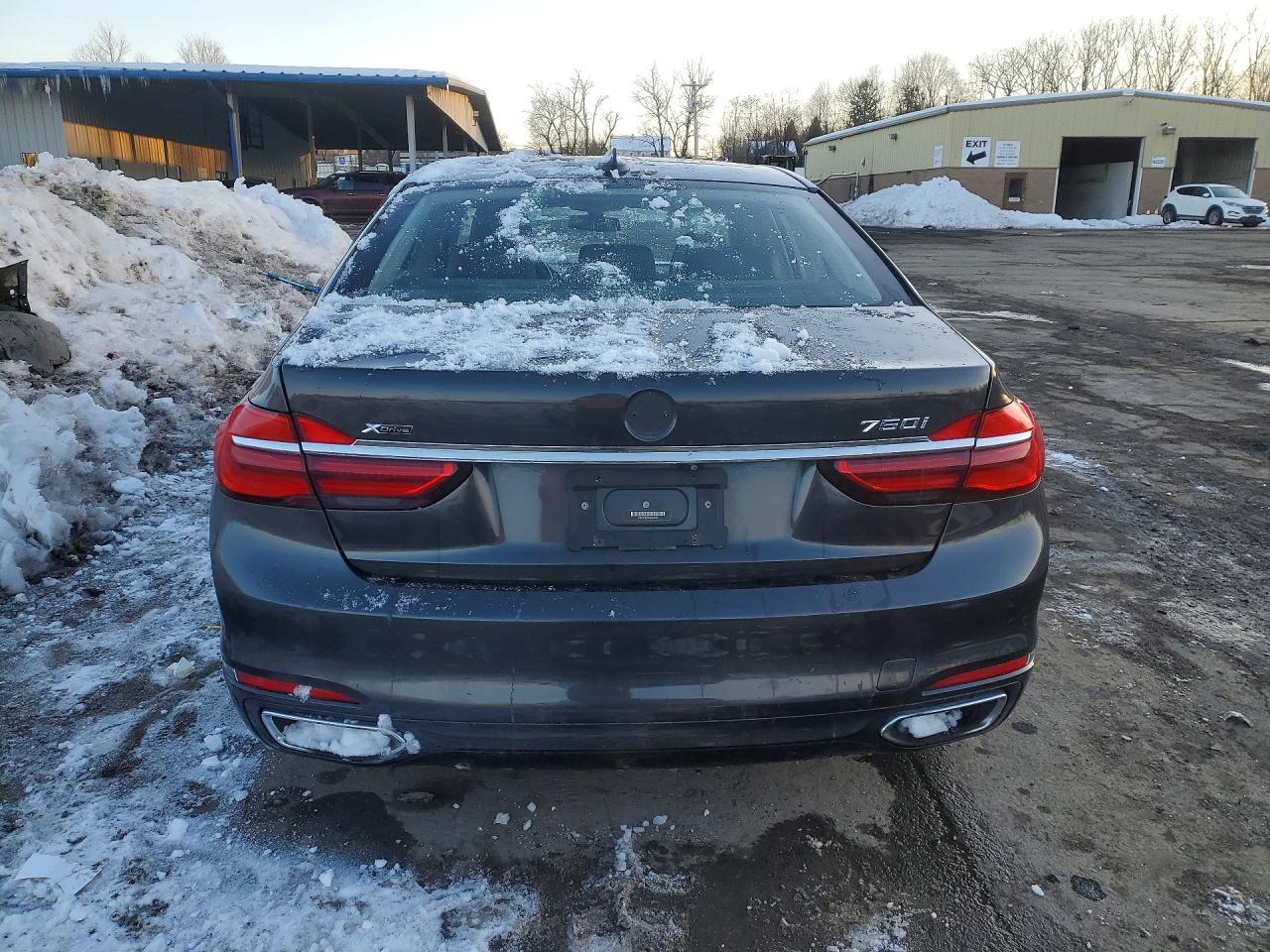 2018 BMW 750 Xi - zdjęcie 6