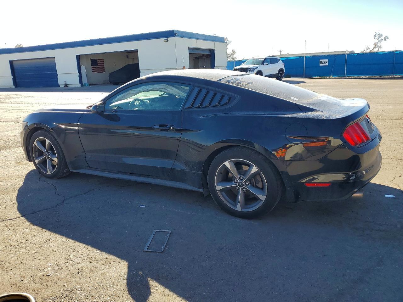 2016 Ford Mustang - zdjęcie 2