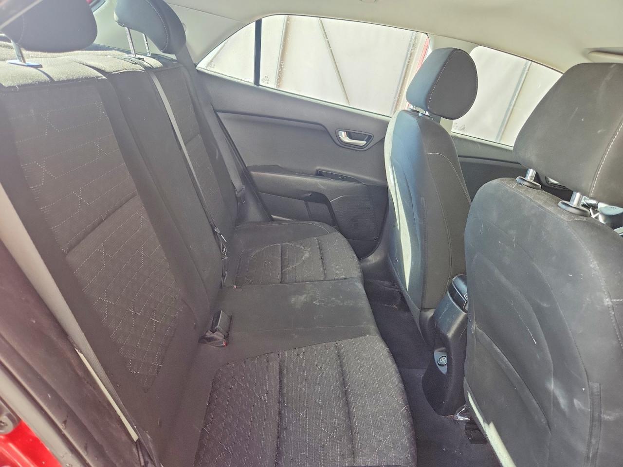 2021 Kia Rio 5-Door S - zdjęcie 10