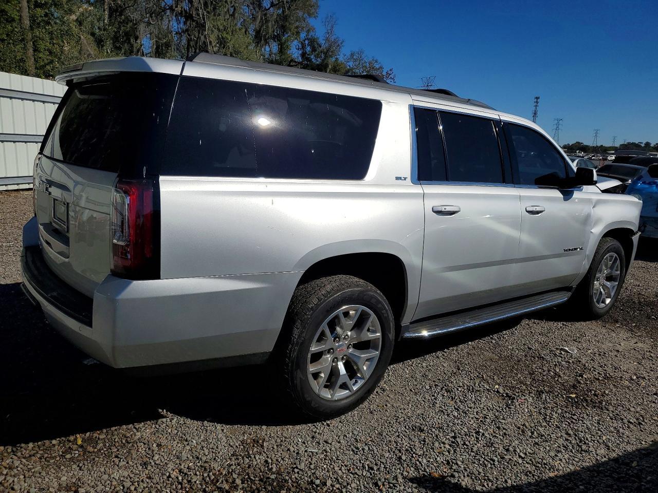 2019 GMC Yukon Xl K1500 Slt - zdjęcie 3