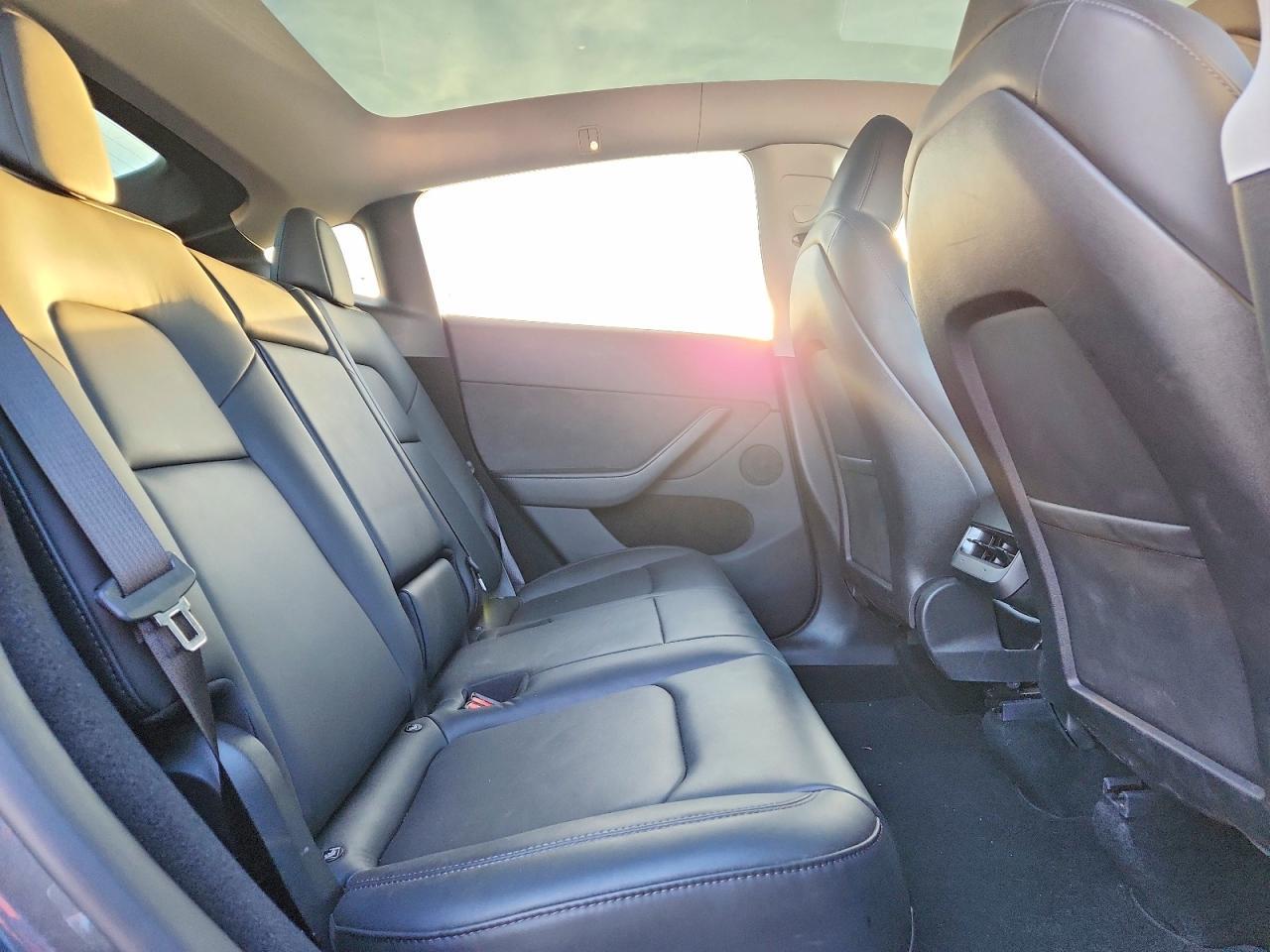 2023 Tesla Model Y - zdjęcie 10