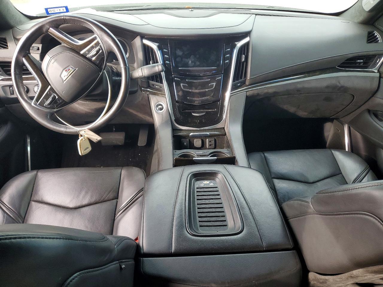 2019 Cadillac Escalade Platinum - zdjęcie 8