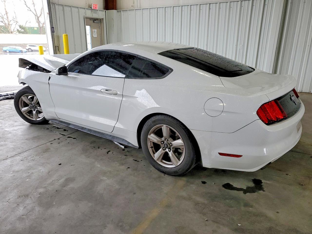 2016 Ford Mustang - zdjęcie 2