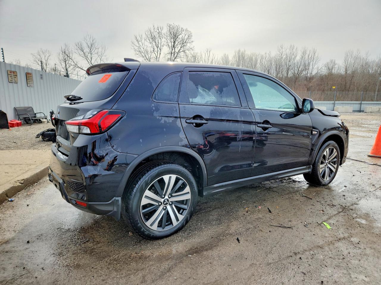 2022 Mitsubishi Outlander Sport Es - zdjęcie 3