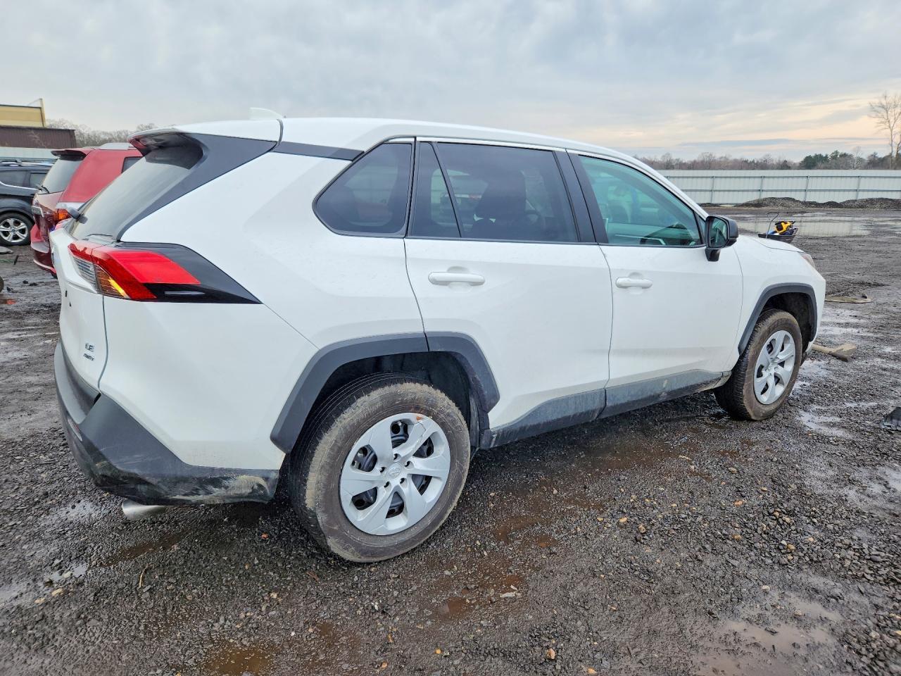 2025 Toyota Rav4 Le - zdjęcie 3