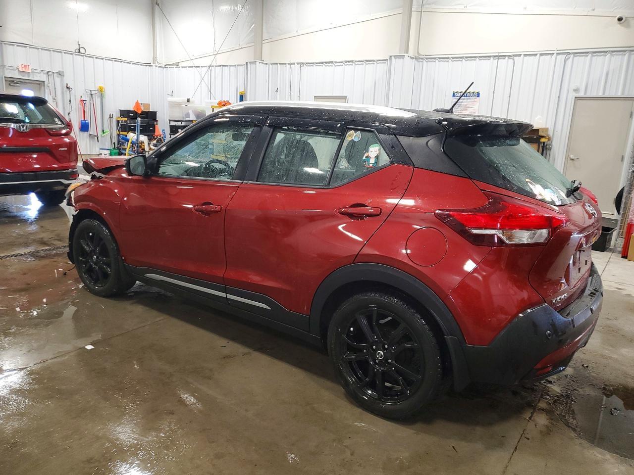 2020 Nissan Kicks Sr - zdjęcie 2