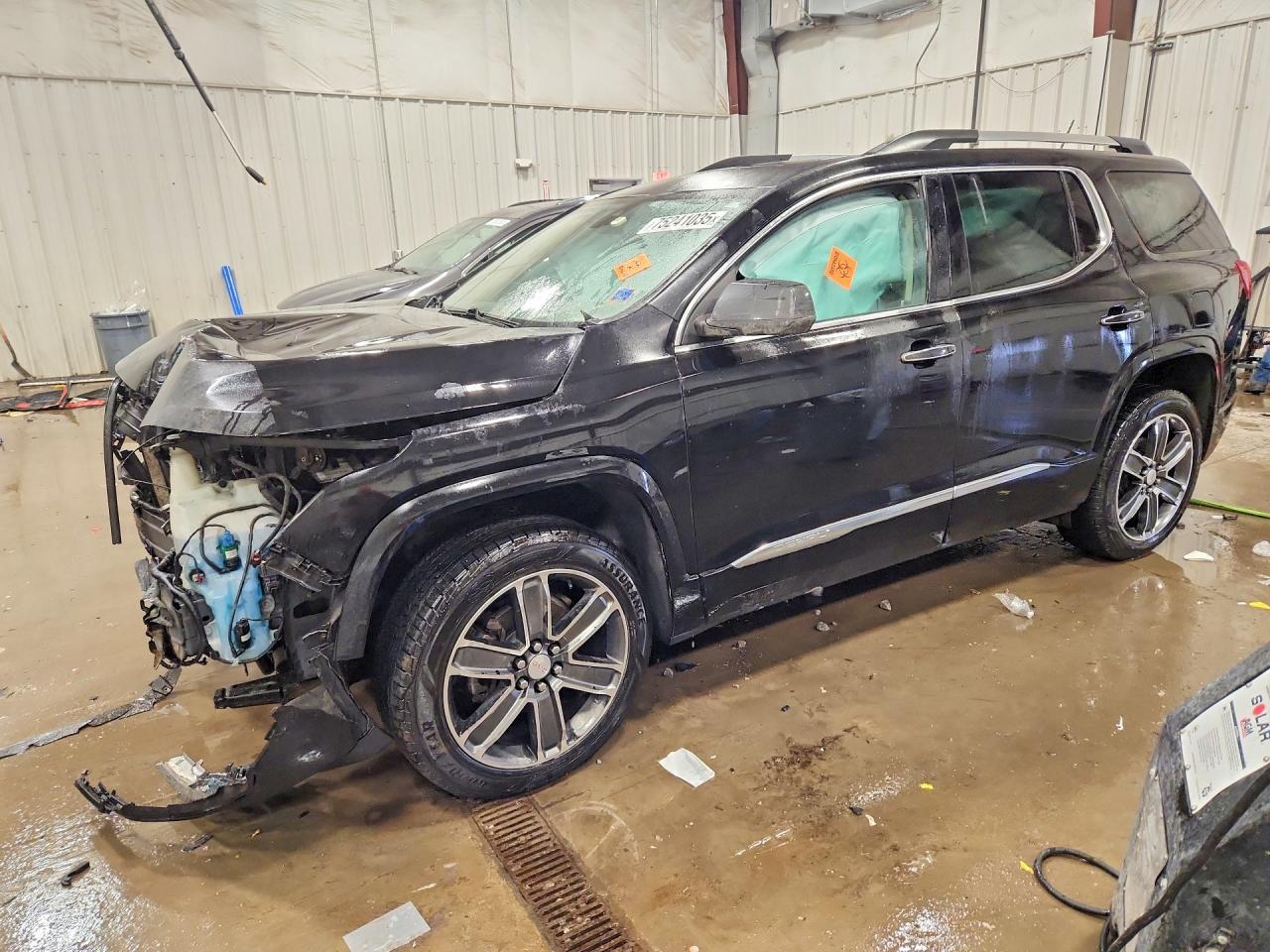 2017 GMC Acadia Denali - zdjęcie główne