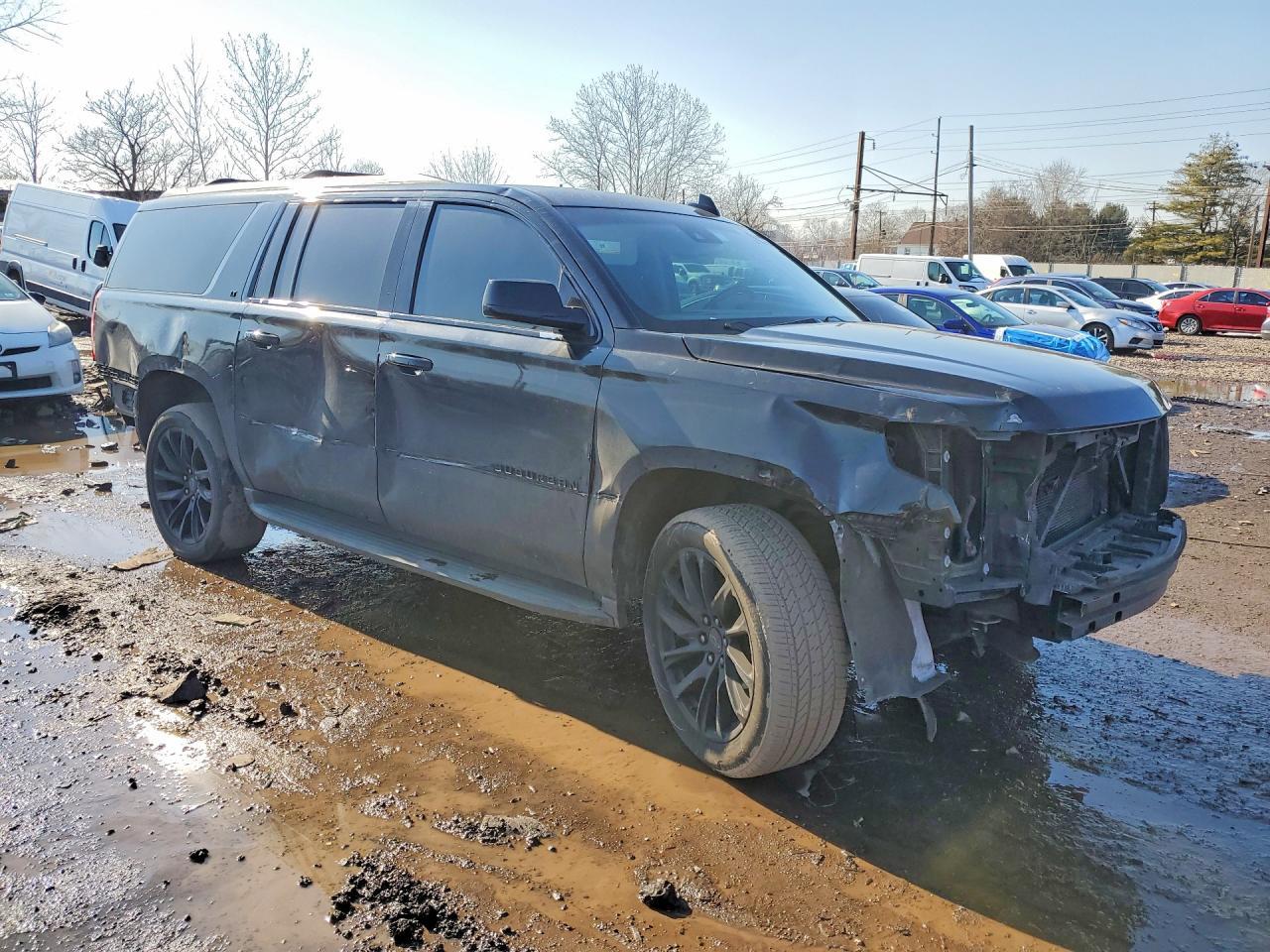 2016 Chevrolet Suburban K1500 Lt - zdjęcie 4