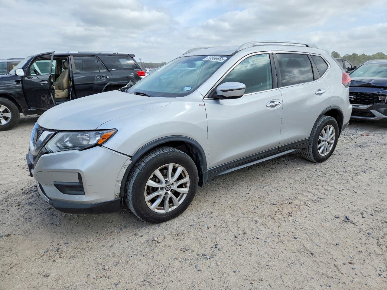 2018 Nissan Rogue Sv - zdjęcie główne