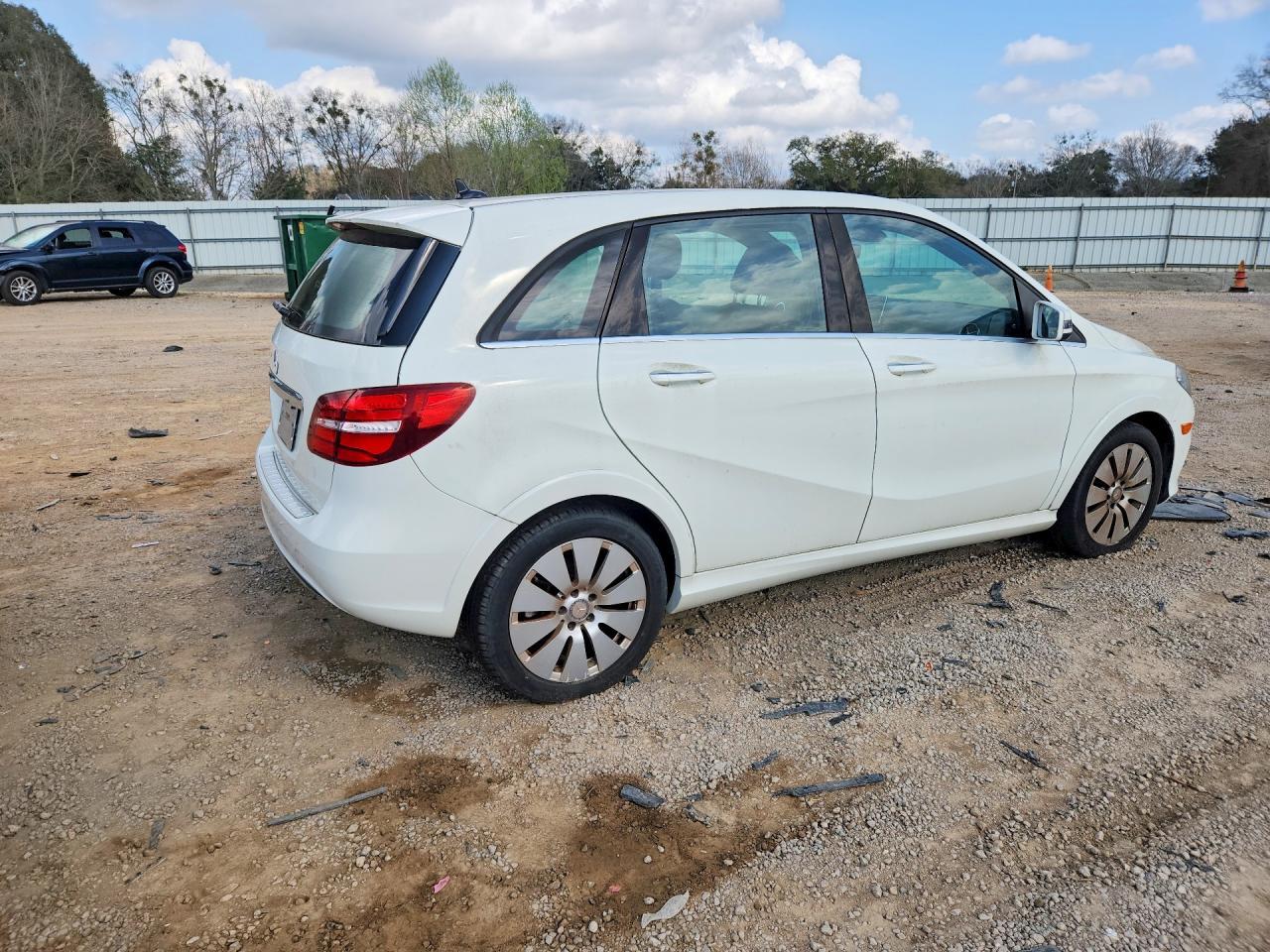 2016 Mercedes-Benz B 250E - zdjęcie 3