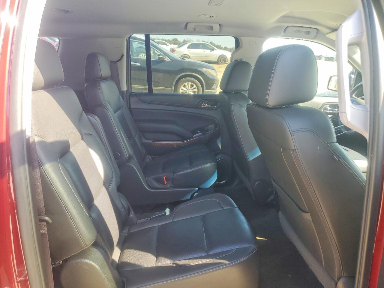 2017 Chevrolet Suburban - zdjęcie 11