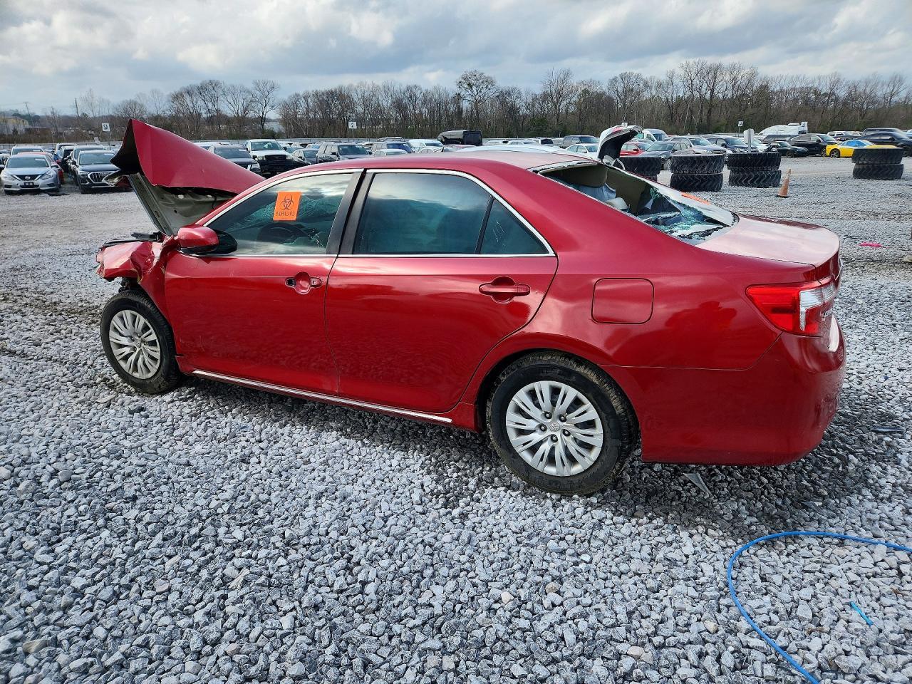 2014 Toyota Camry Le - zdjęcie 2