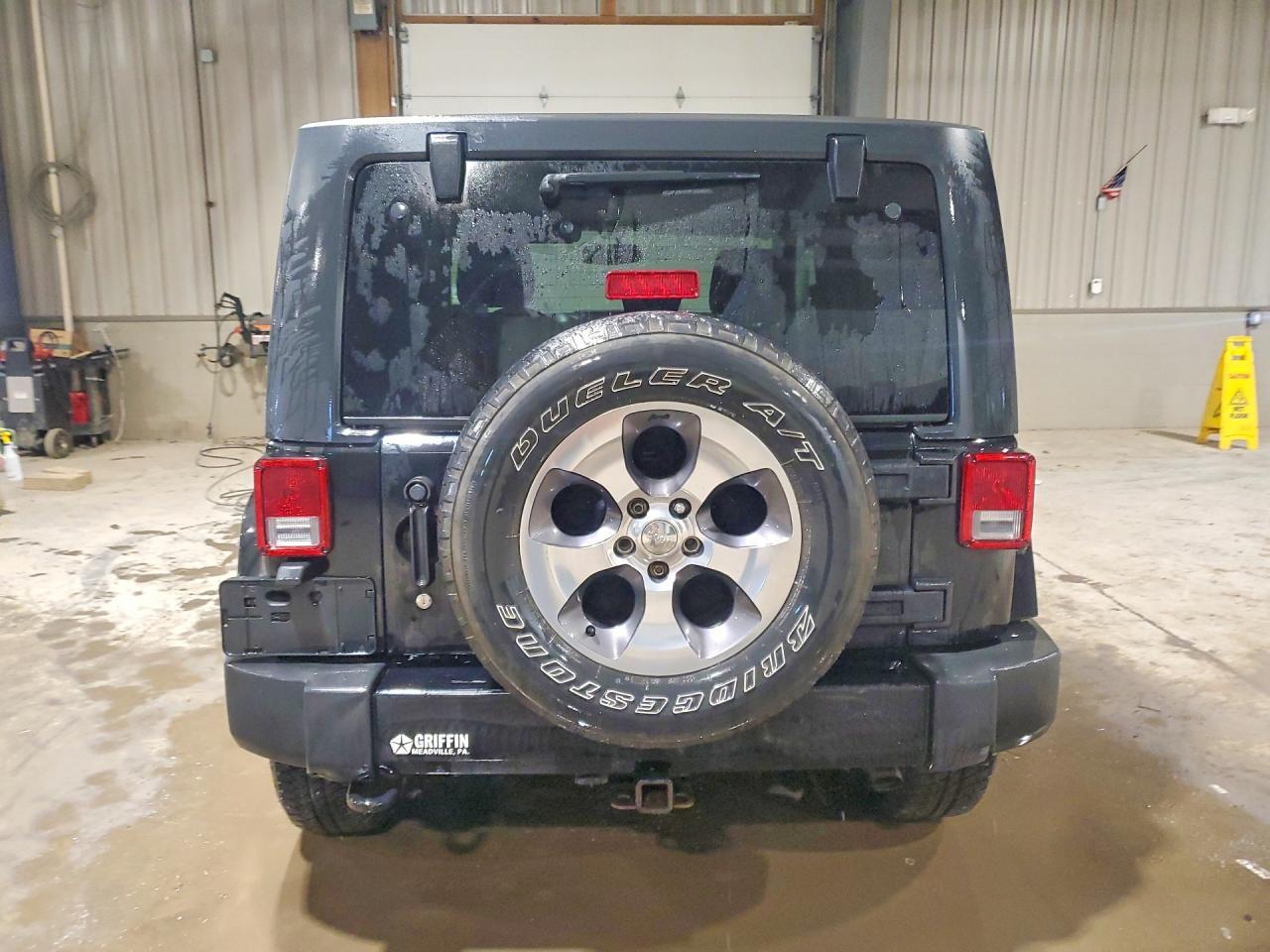 2016 Jeep Wrangler Sahara - zdjęcie 6