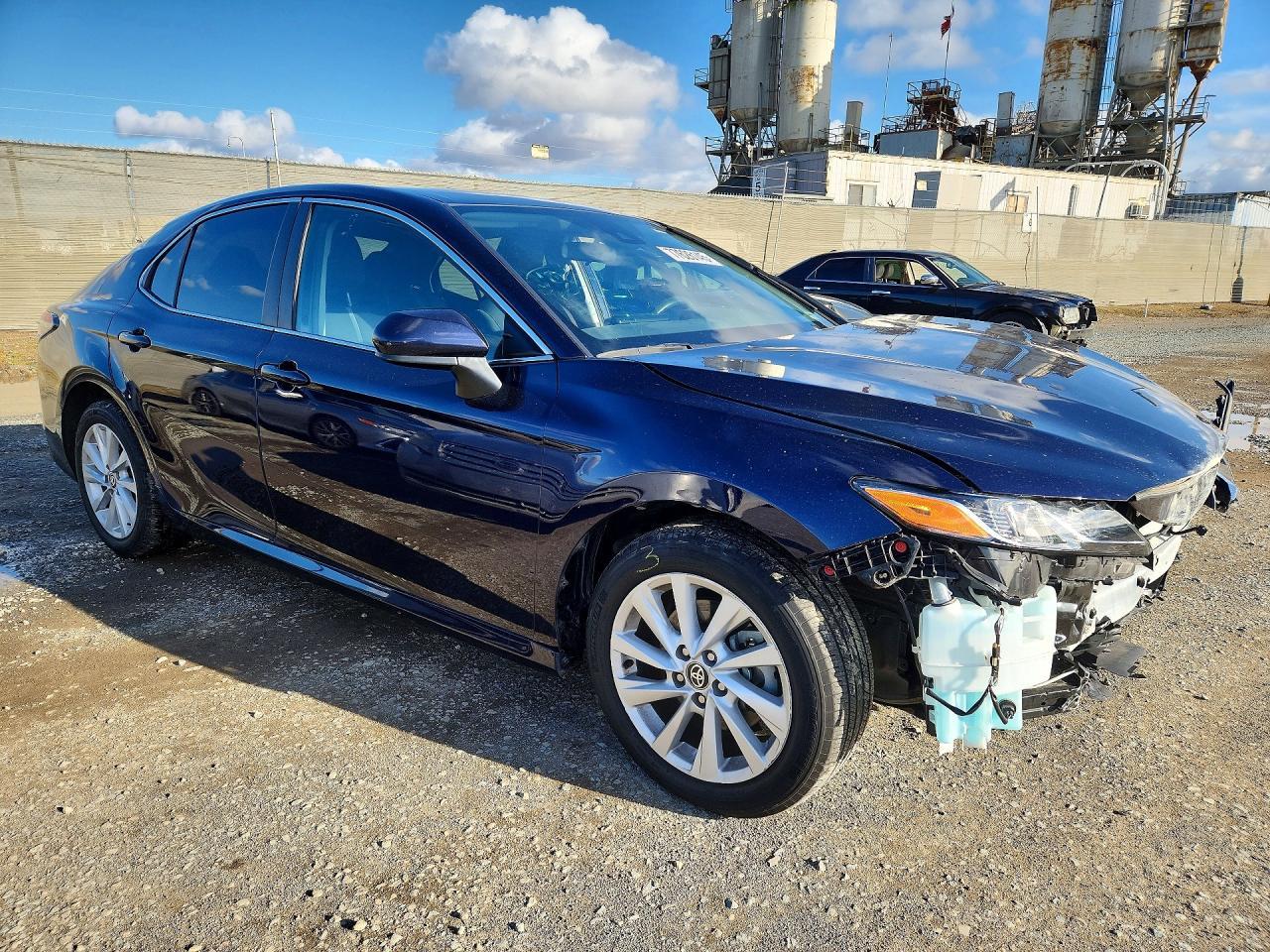 2022 Toyota Camry Le - zdjęcie 4