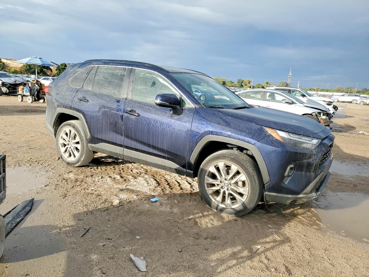 2023 Toyota Rav4 Xle Premium - zdjęcie 4