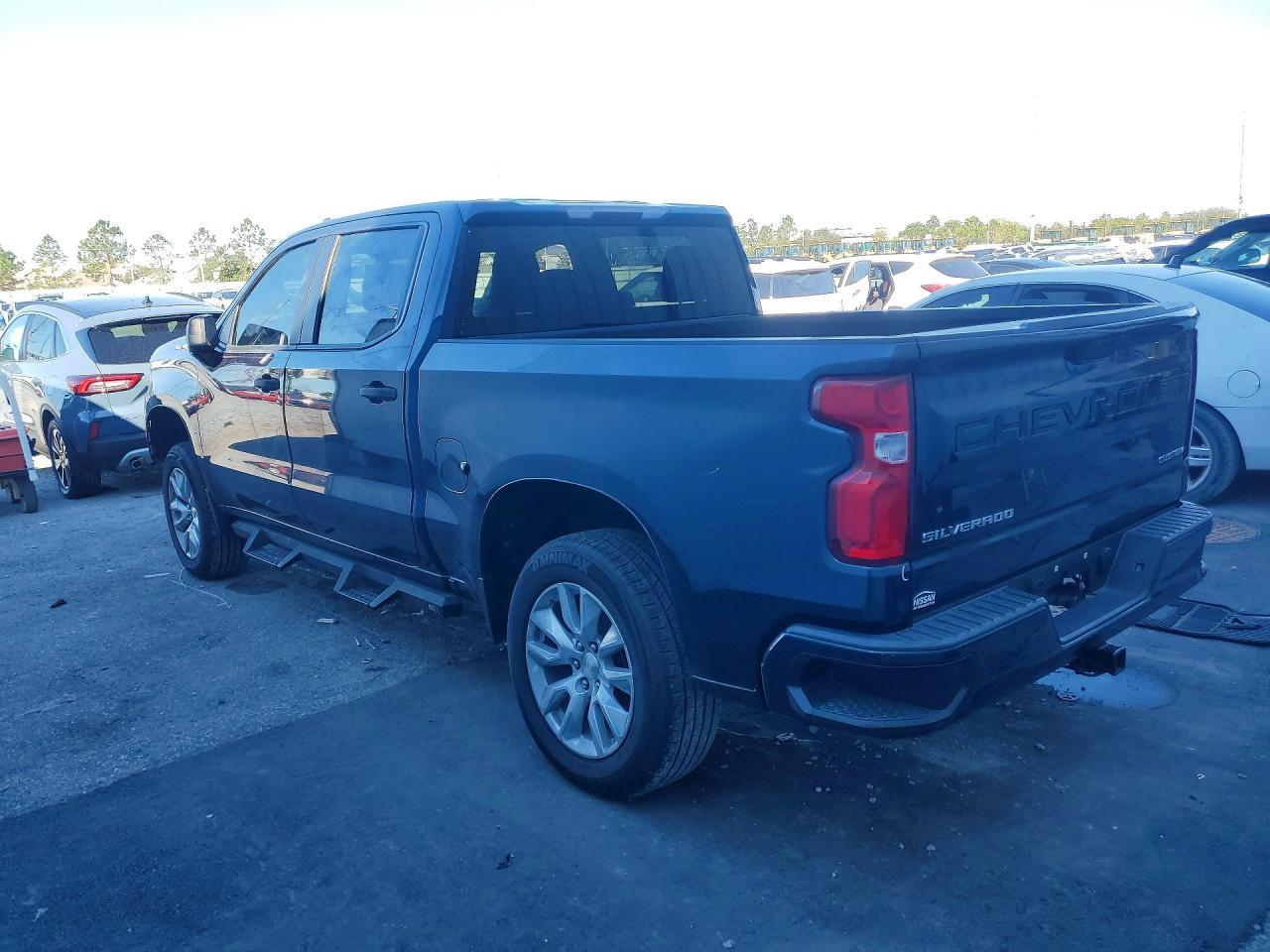 2020 Chevrolet Silverado C1500 Custom - zdjęcie 2