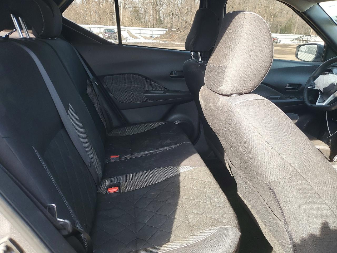 2019 Nissan Kicks S - zdjęcie 11