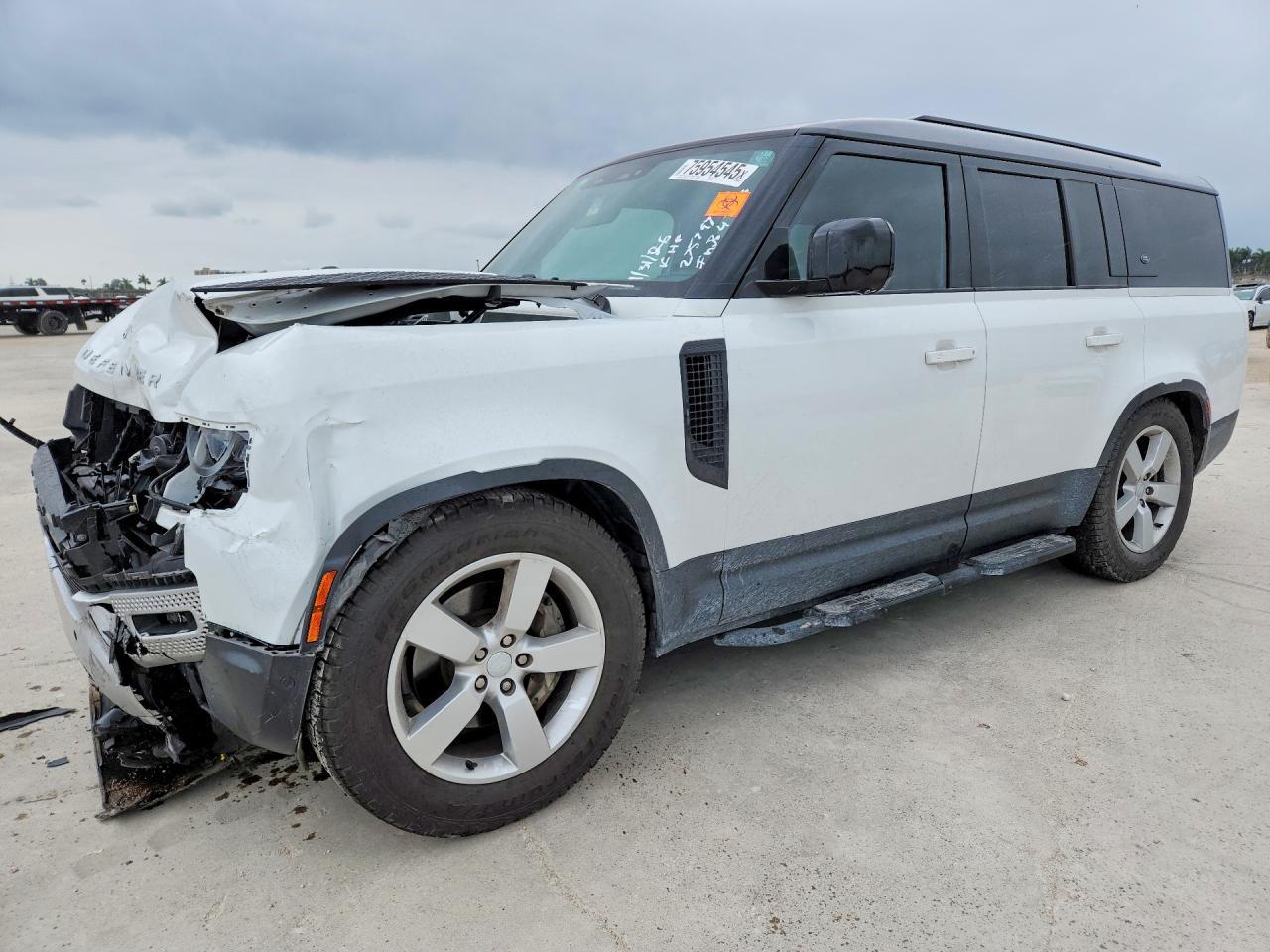 2024 Land Rover Defender 130 S - zdjęcie główne