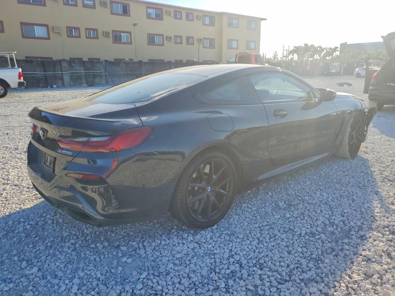 BMW Seria 8 - zdjęcie 3