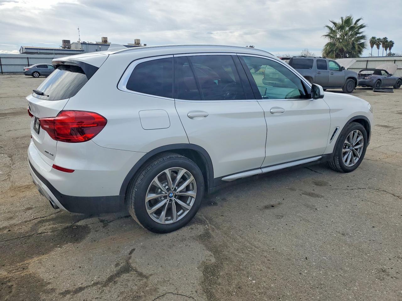 2019 BMW X3 Sdrive30I - zdjęcie 3