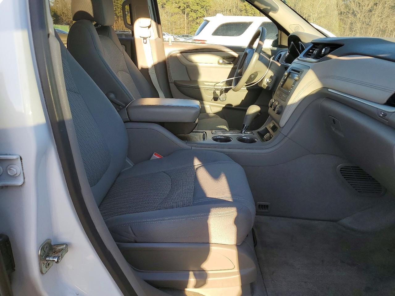 2016 Chevrolet Traverse Ls - zdjęcie 7