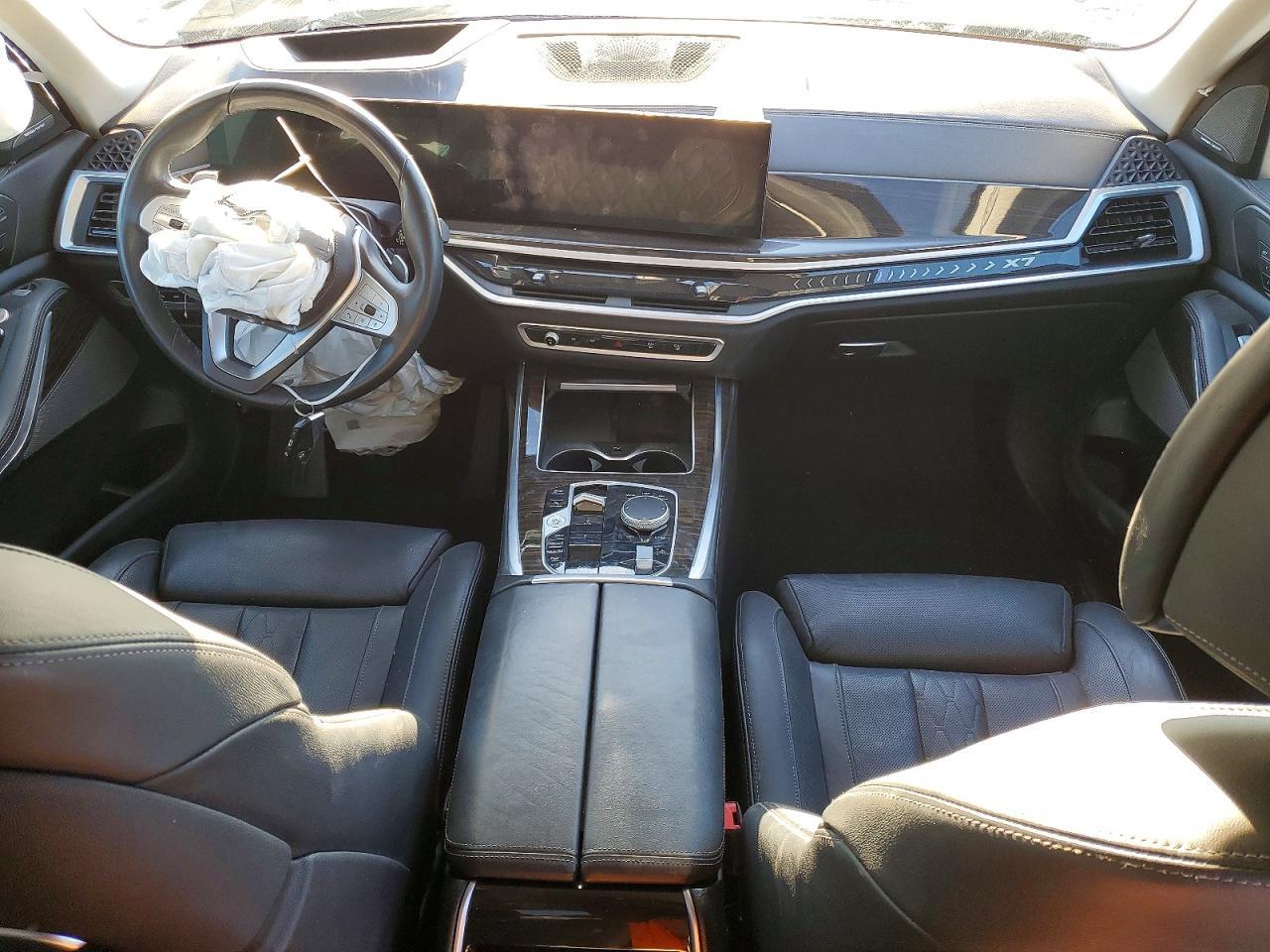 2024 BMW X7 xDrive40I - zdjęcie 8