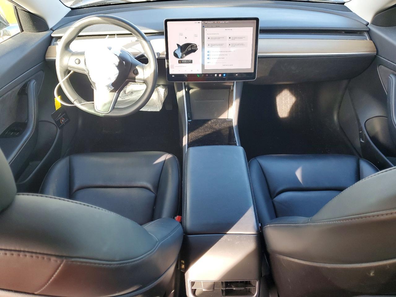 2020 Tesla Model 3 - zdjęcie 8