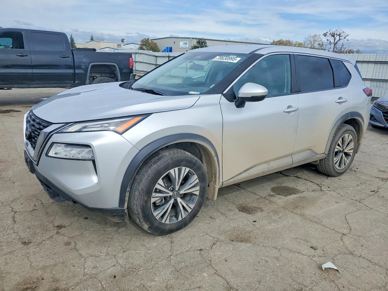 2022 Nissan Rogue Sv - zdjęcie główne