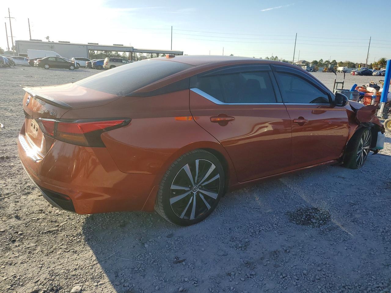 2022 Nissan Altima - zdjęcie 3