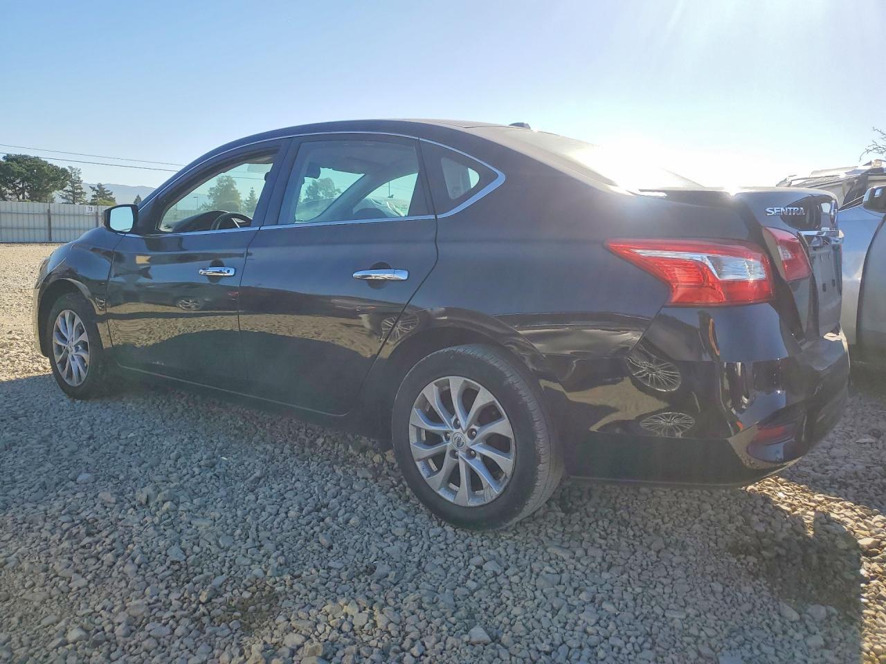 2019 Nissan Sentra S - zdjęcie 2