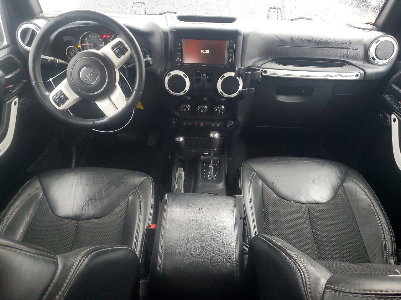 2015 Jeep Wrangler Sahara - zdjęcie 8