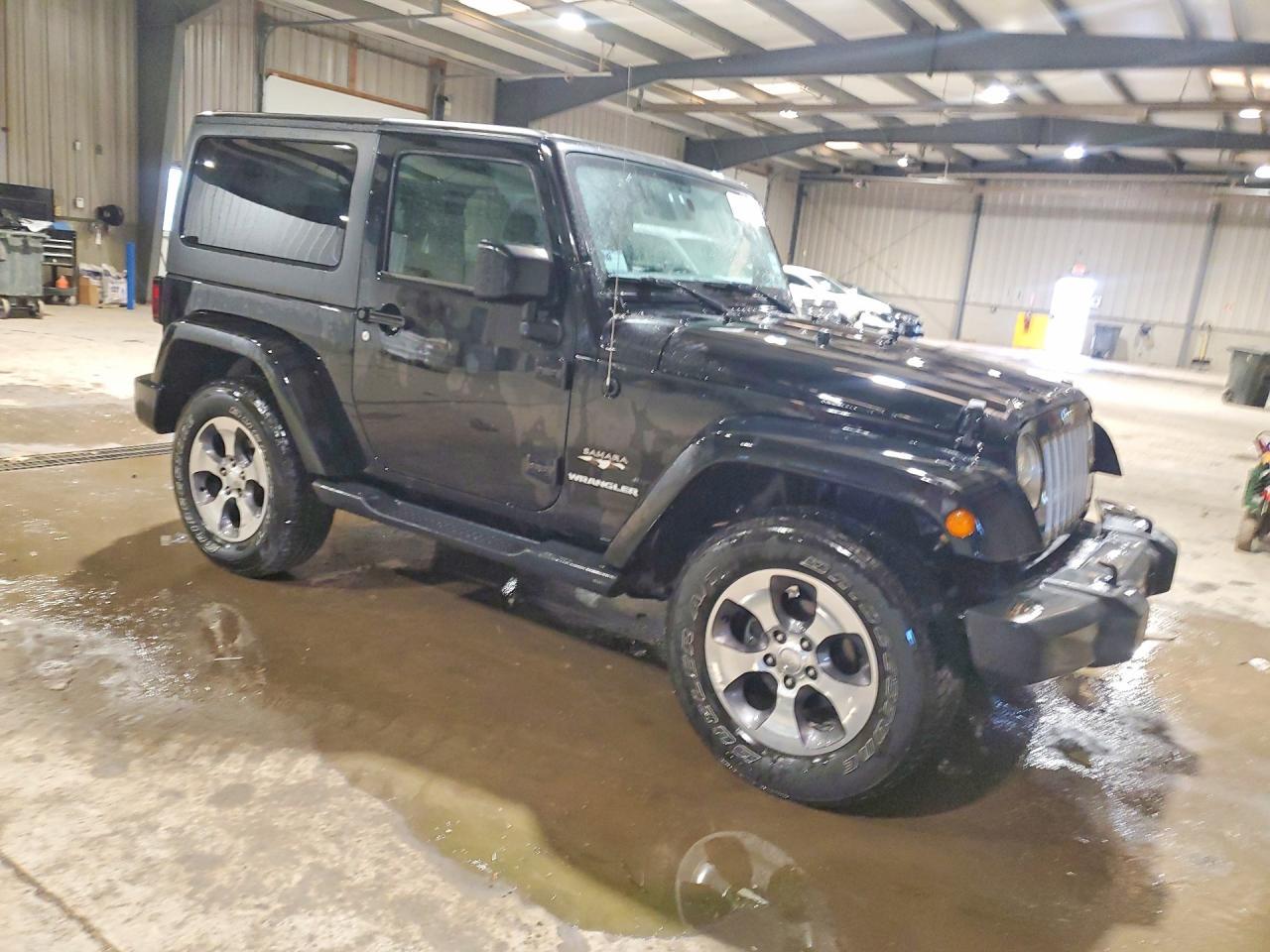 2016 Jeep Wrangler Sahara - zdjęcie 4