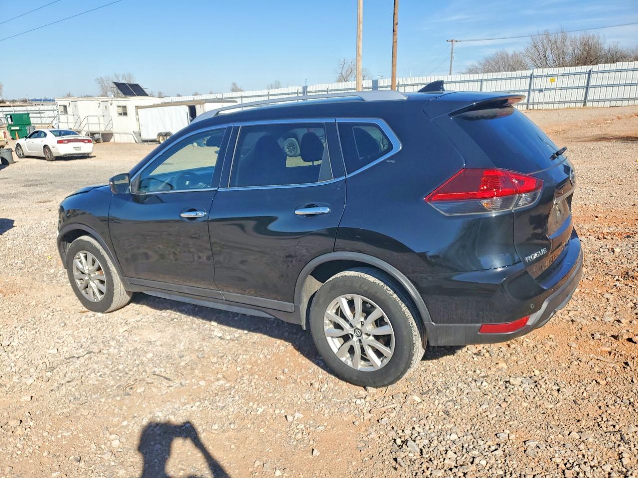 2020 Nissan Rogue S - zdjęcie 2