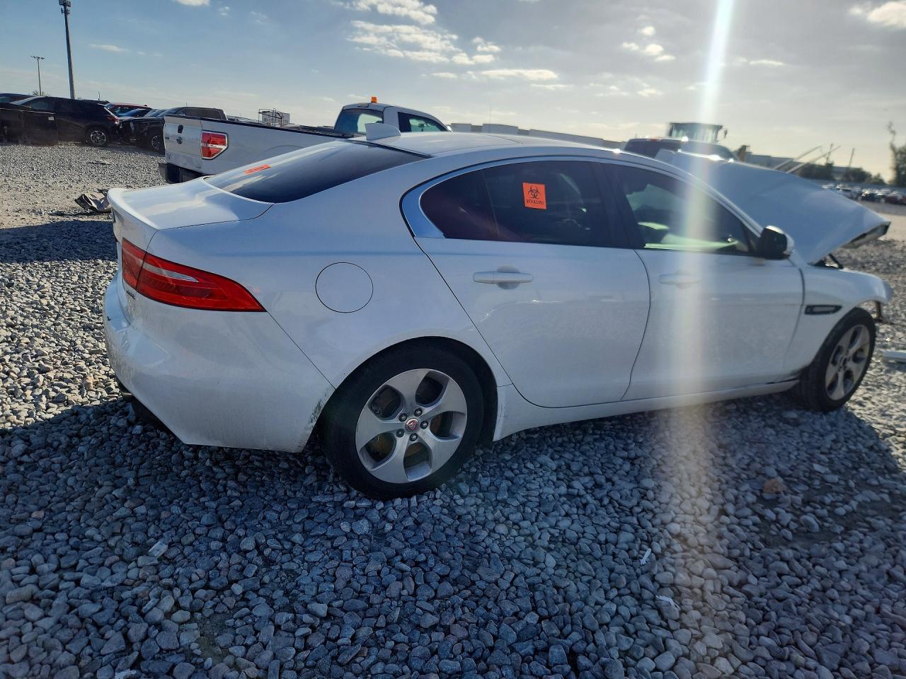 2017 Jaguar Xe - zdjęcie 3