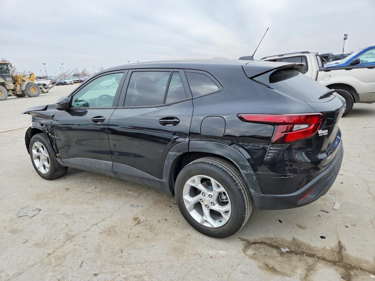 2025 Chevrolet Trax Ls - zdjęcie 2