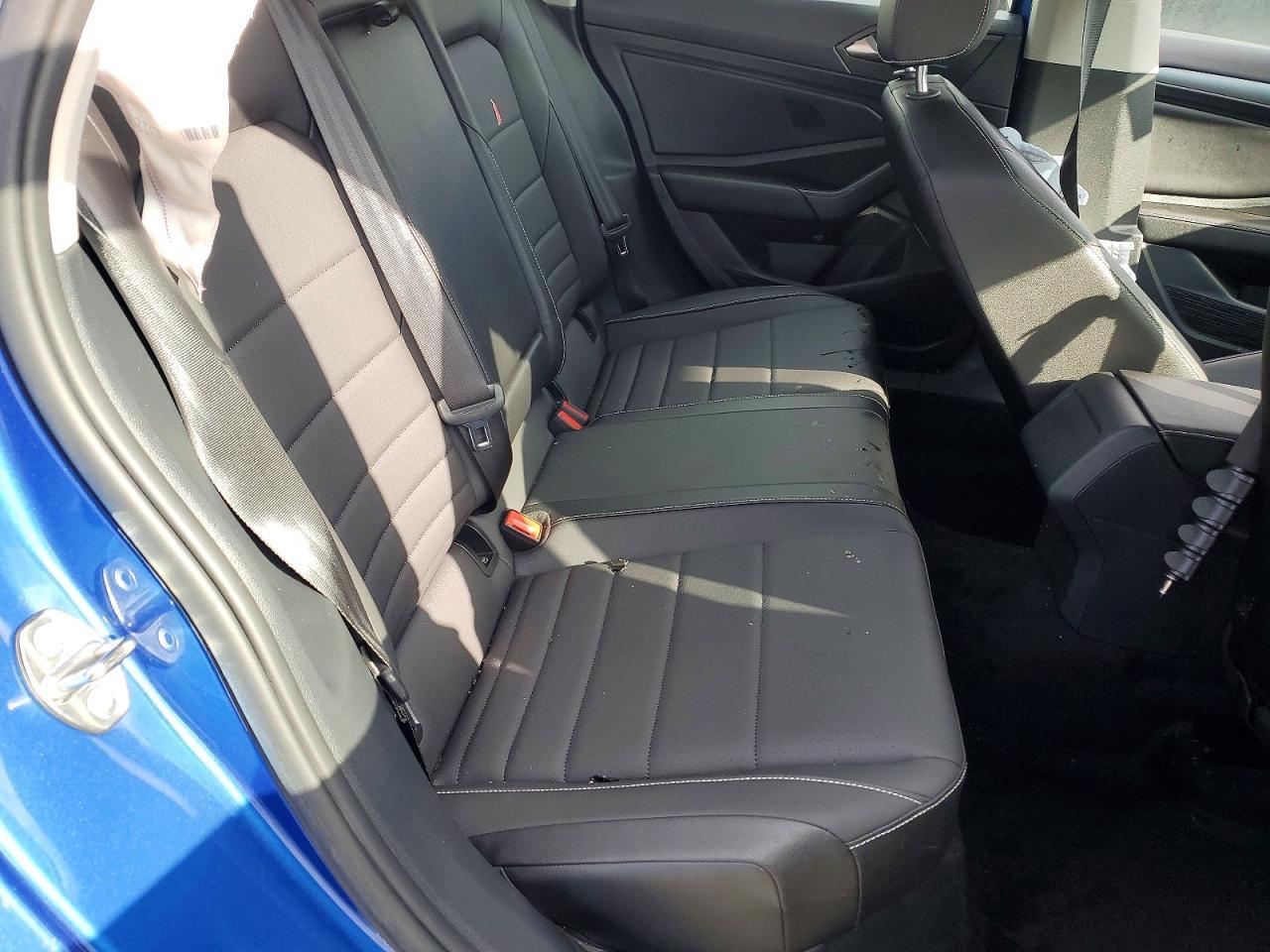 2022 Volkswagen Jetta Se - zdjęcie 10