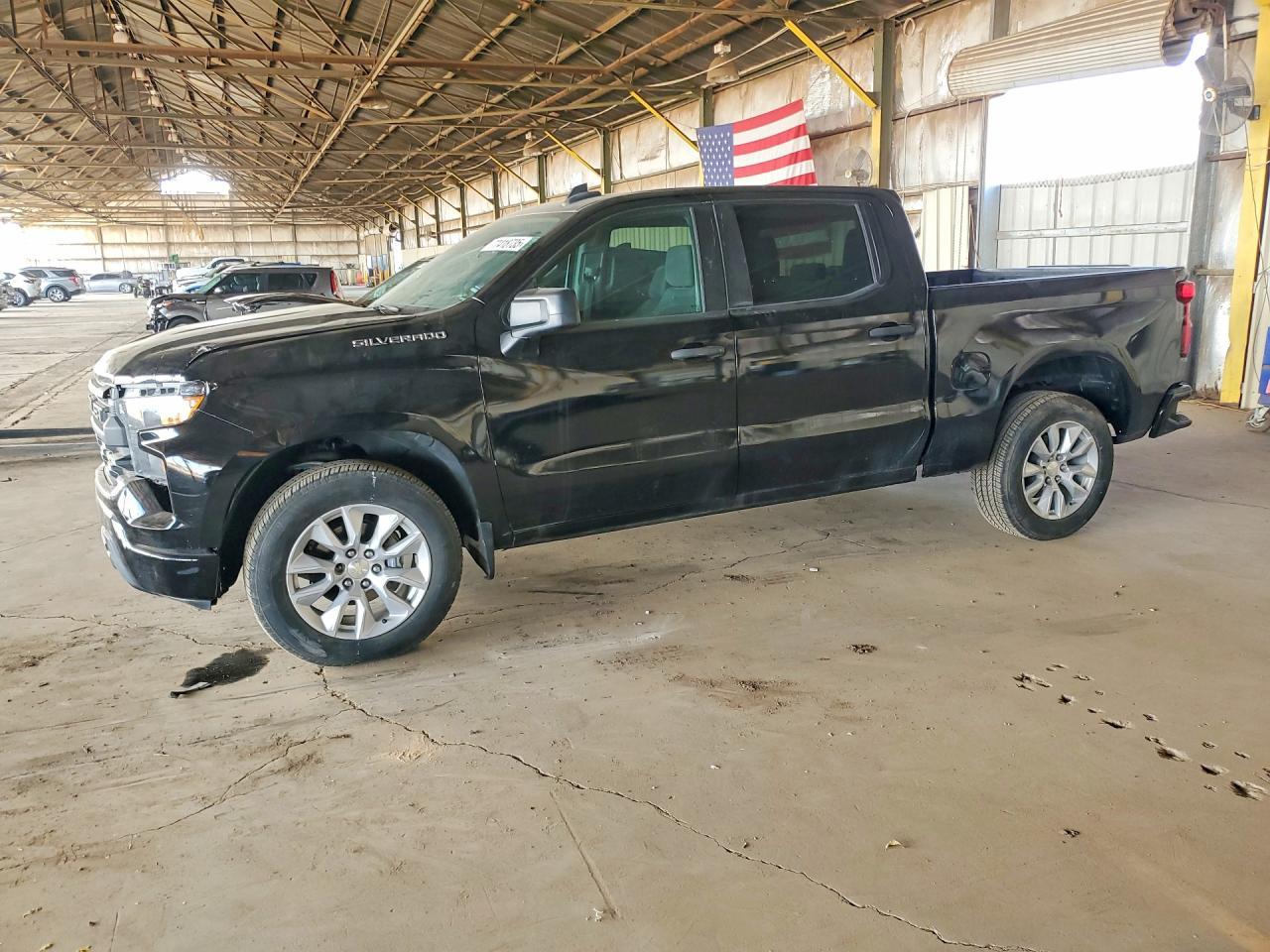 2022 Chevrolet Silverado C1500 Custom - zdjęcie główne
