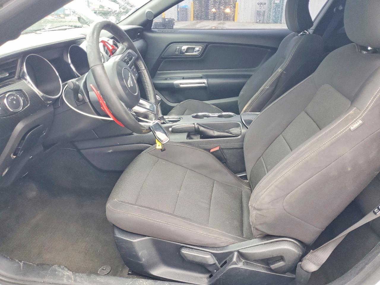 2015 Ford Mustang - zdjęcie 7