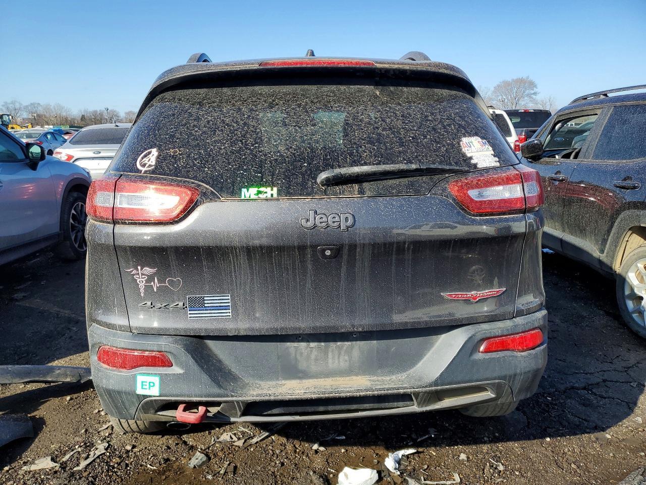 2015 Jeep Cherokee Trailhawk - zdjęcie 6