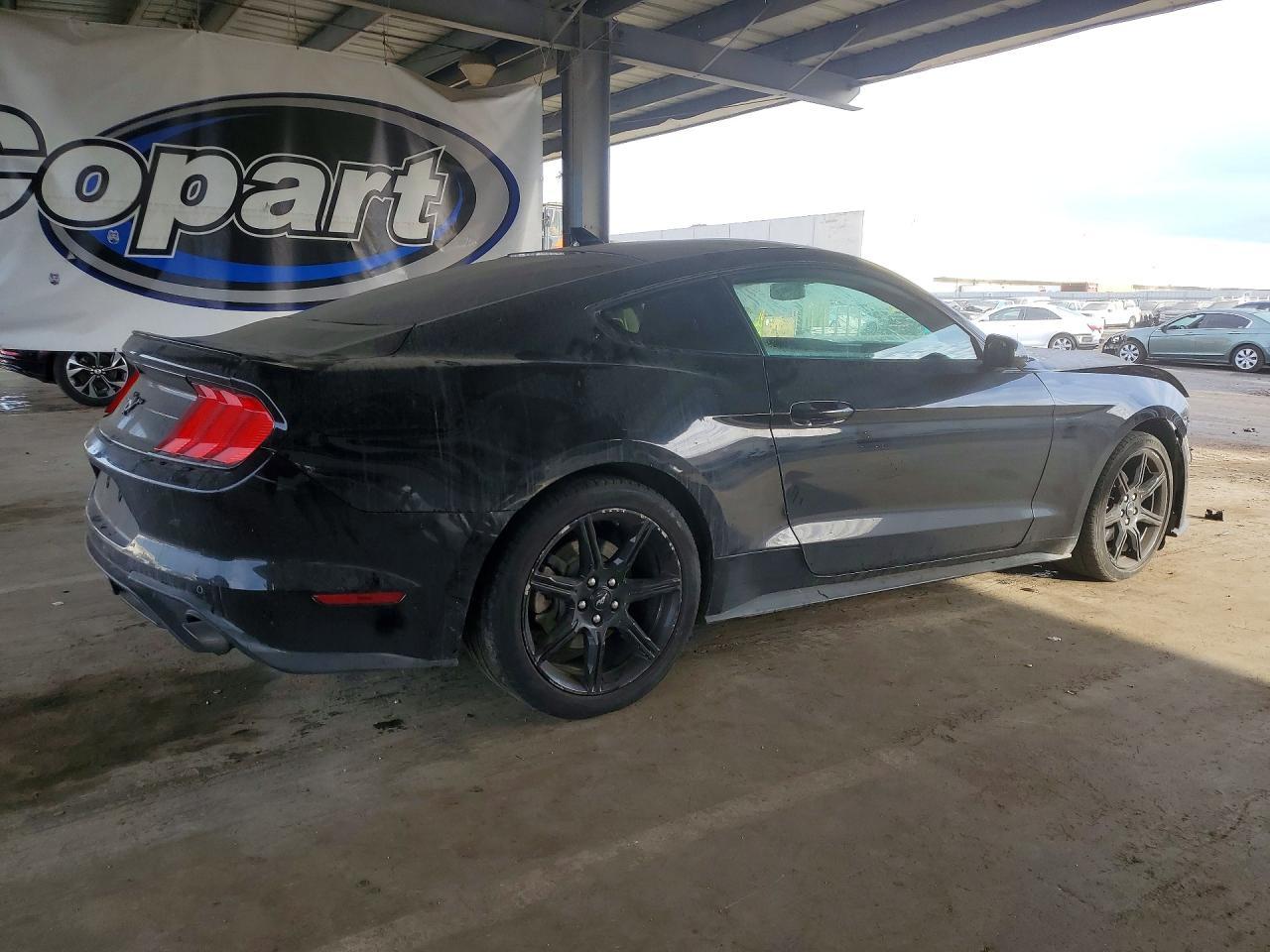 2020 Ford Mustang - zdjęcie 3