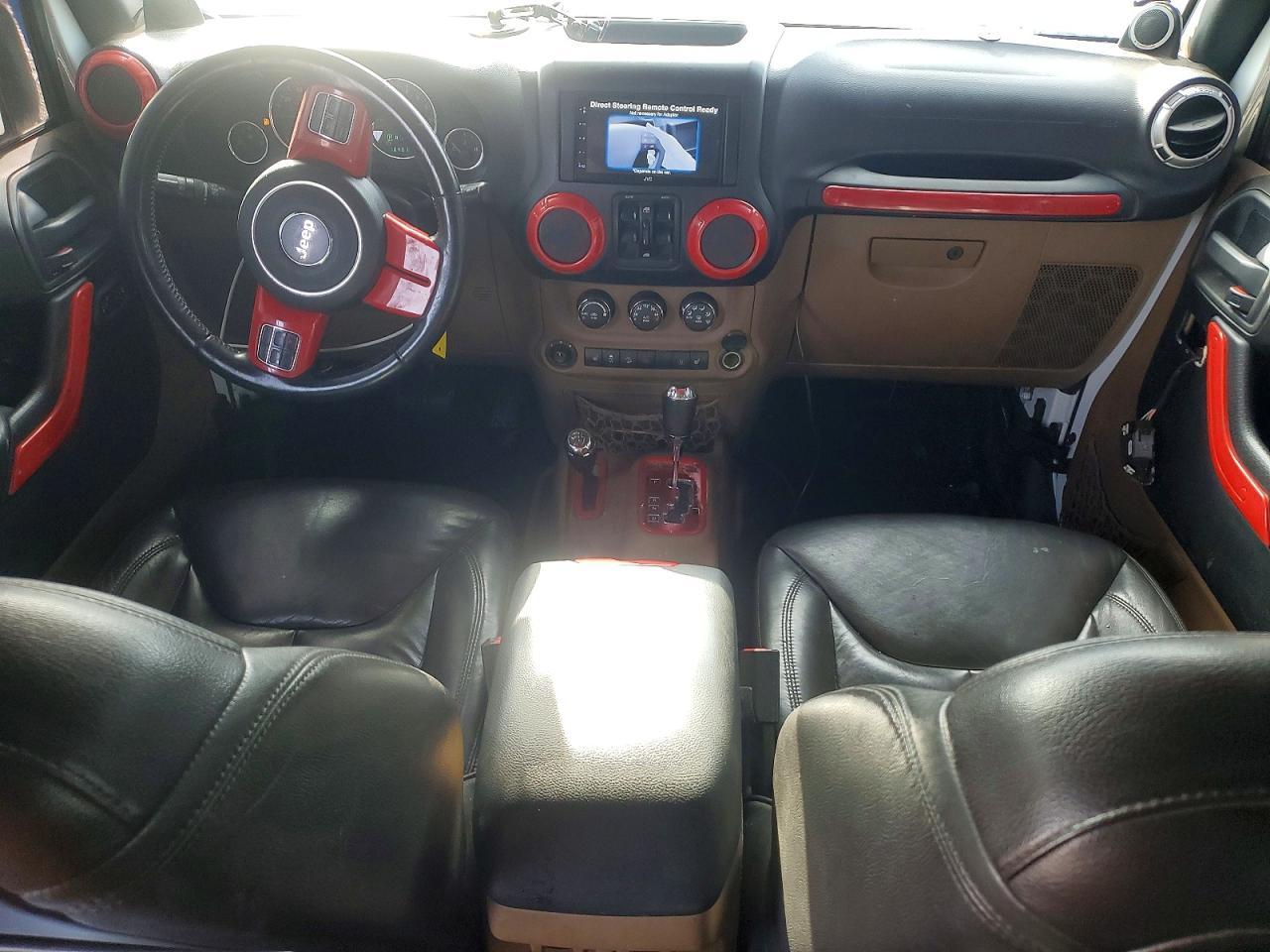 2014 Jeep Wrangler Unlimited Sahara - zdjęcie 8