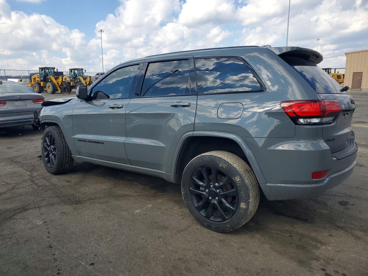 2021 Jeep Grand Cherokee Laredo - zdjęcie 2