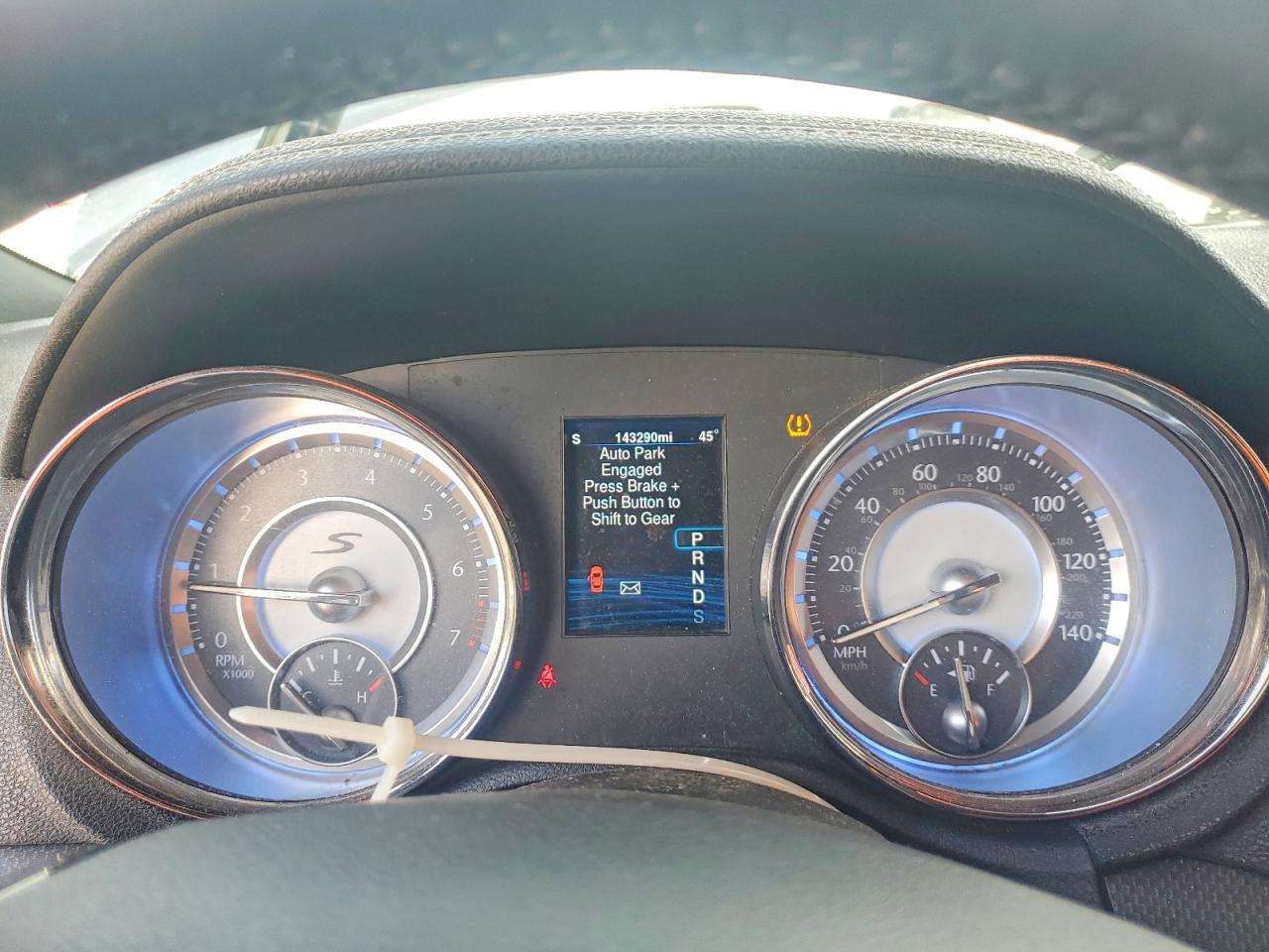 2014 Chrysler 300 S - zdjęcie 9