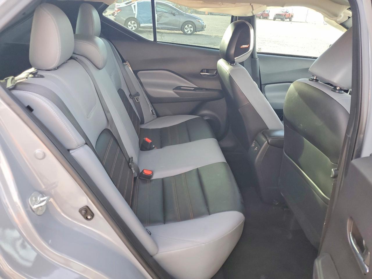 2023 Nissan Kicks Sr - zdjęcie 11