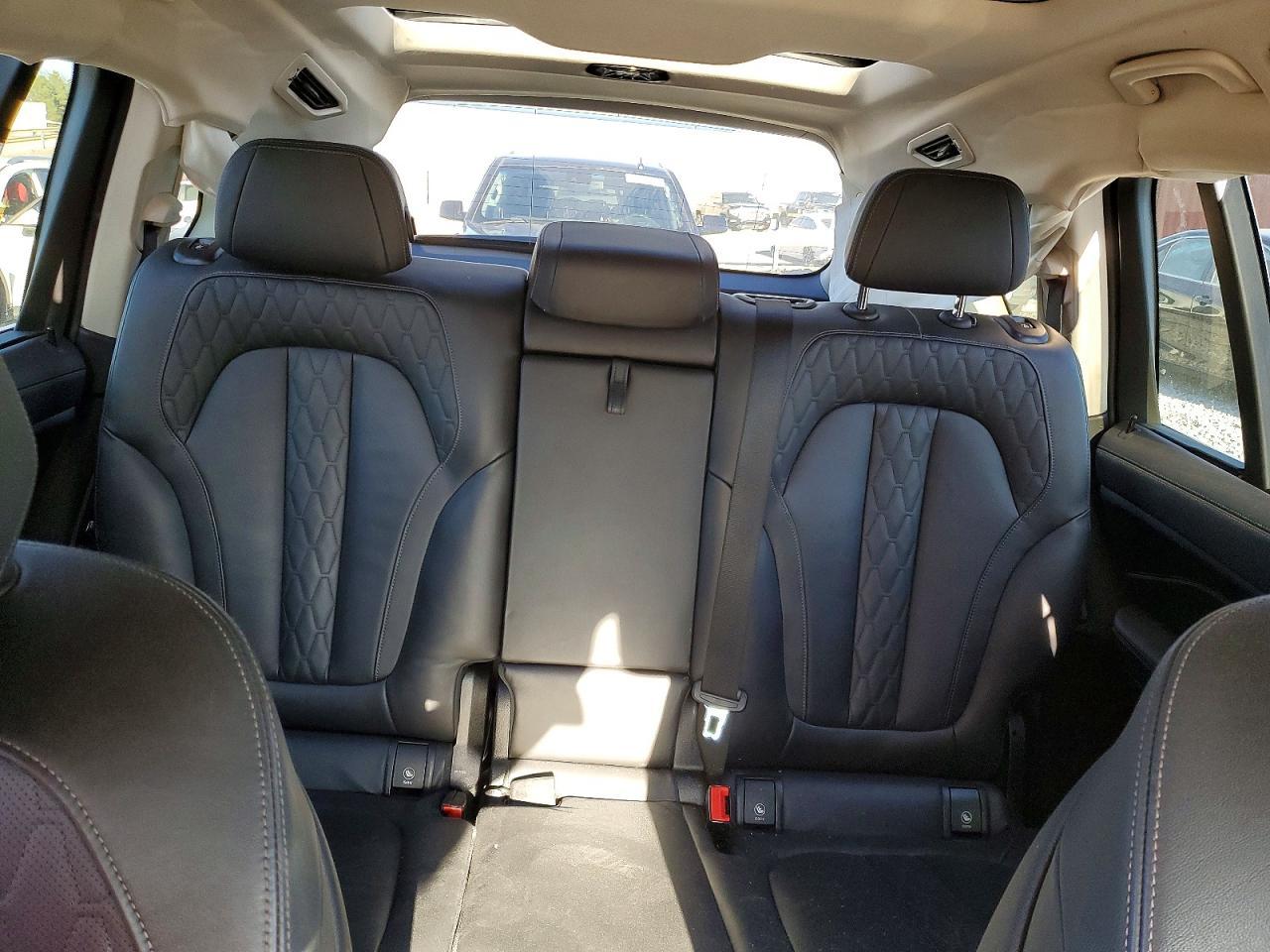 2024 BMW X7 xDrive40I - zdjęcie 10