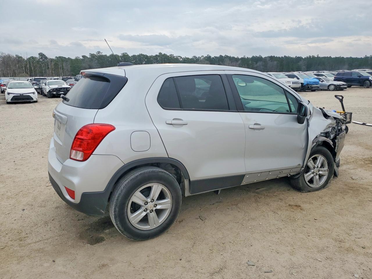 2020 Chevrolet Trax Ls - zdjęcie 3