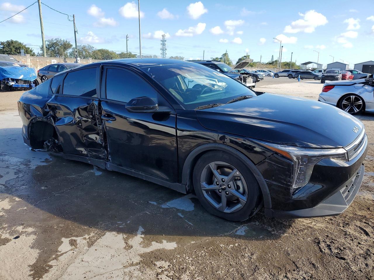 2025 Kia K4 Lxs - zdjęcie 4